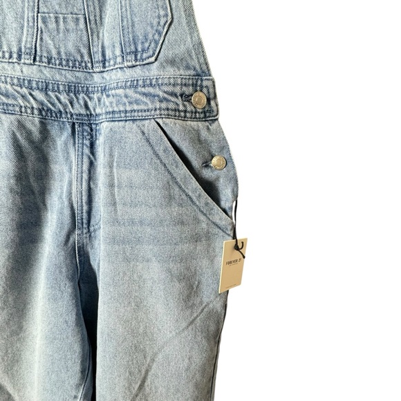 NWT Forever 21 Medium Light Wash Straight Leg Denim Jean Overalls Size Small - Picture 6 of 10